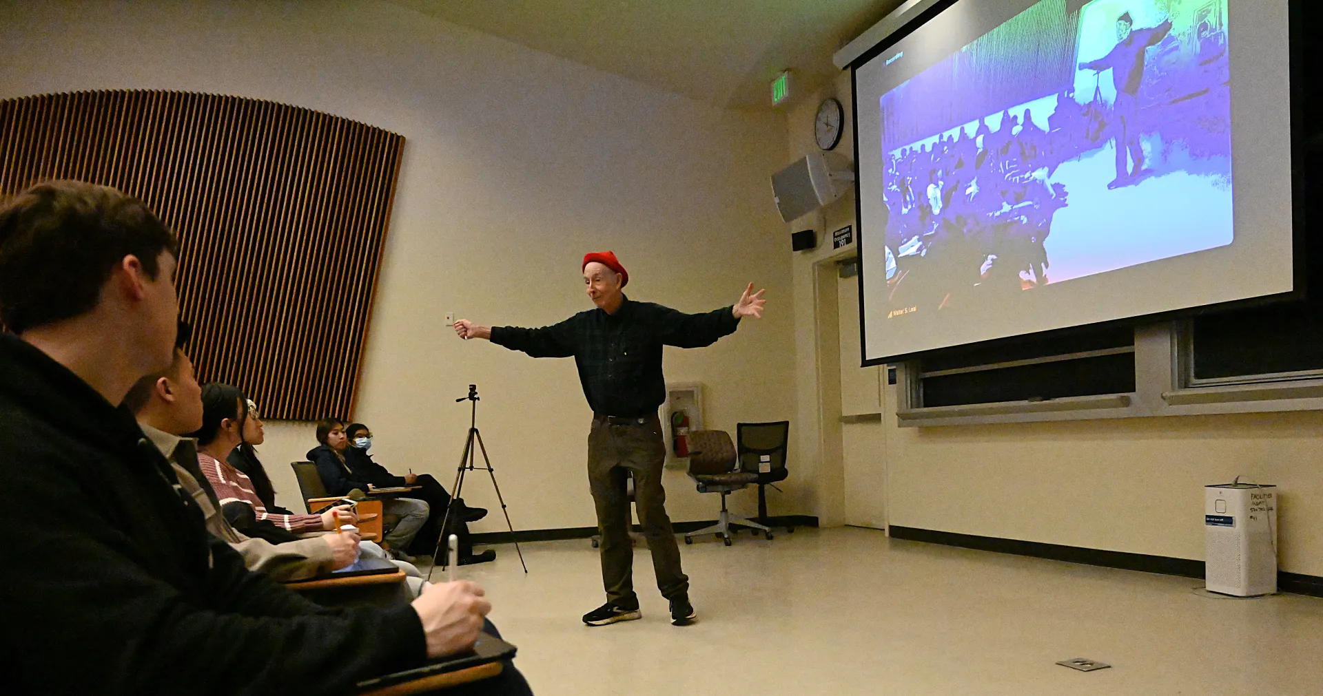 UC Davis Distinguished Professor Bruce Hammock as guest speaker in one of Walter Leal's 2023 classes.