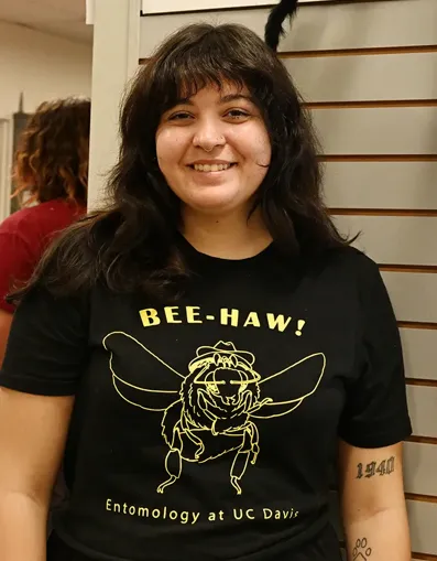 Doctoral candidate Lexie Martin of the Rachel Vannette Lab 