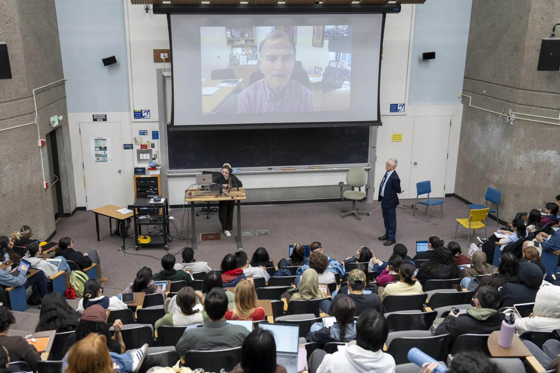 Classsroom of UC Davis Distinguished Professor Walter Leal