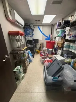 Vista del pequeño almacén donde JJ detecto un nido de roedores.