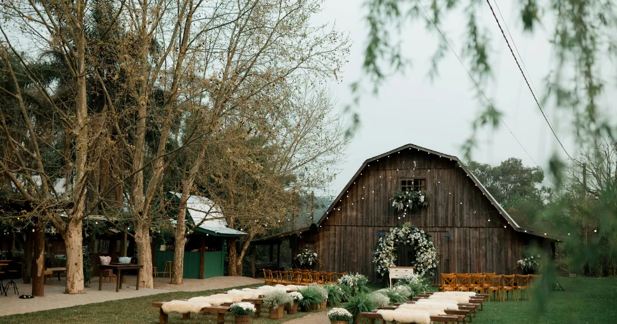 barn wedding scene