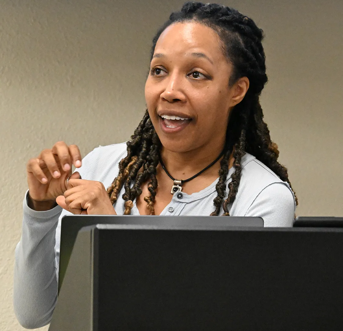 ギルガメッシュ アー写 フリスビー Krystle Hickman and 'The ABC's of California's Native Bees' | Bug