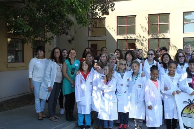 Young girls excited for the Bay Area G4G Event. Event was organized by Ria Davis, the Goa Sudharop Charity Organization, and affiliated volunteers. Photo: 2016 G4G Bay Area Event Photos