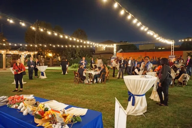 ACE 10 participants enjoy a strolling dinner in the plaza at Arte Americas in Fresno.