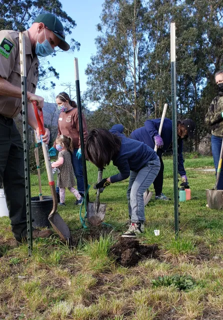4-H'er Digs with Guidance from Park Ranger