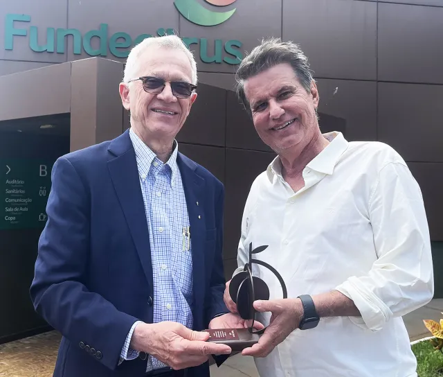 UC Davis Distinguished Professor Walter Leal (left) with Juliano Ayres, executive director o FUNDECITRUS.