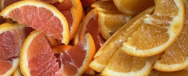 slices of citrus, grapefruit and oranges