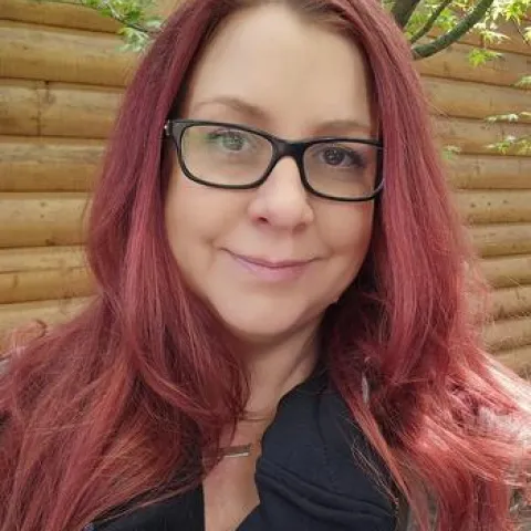 Lindsey J. Harwood