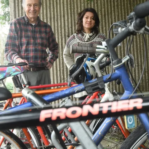 The Bruce Hammock lab "frontier" is collaborating with Egyptian university, Zagazig, on a three-year $190,000 grant to screen for pesticide contamination in foods in Egypt. Pictured: Bruce Hammock, distinguished professor of entomology, with postdoctoral scientist Natalia Vasylieva, who leads the Hammock lab immunoassay group. (Photo by Kathy Keatley Garvey)