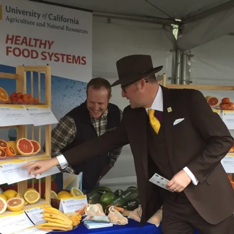 Assemblymember Matthew Harper checks out the citrus varieties.
