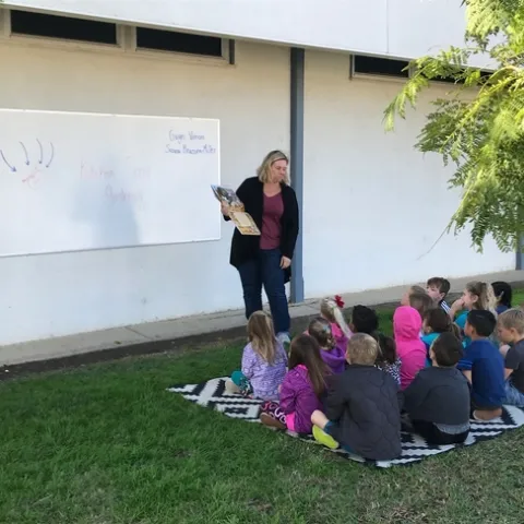 reading Tops & Bottoms by Janet Stevens