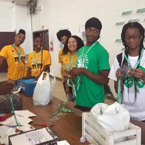 Funding from the Newhall Foundation will subsidize enrollment fees and help UCCE Fresno County launch a Teen Teaching Academy with entrepreneurial high school students from Valley STEM.