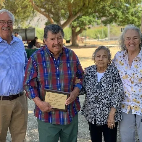 pablo with the award