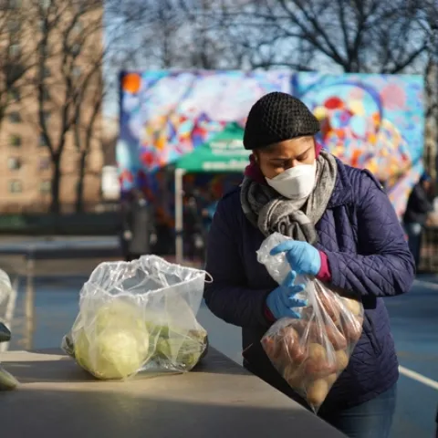 UC ANR offers practical information on food access and food safety, along with many other topics, at https://ucanr.edu/covid19communityresources. (Photo: USDA)