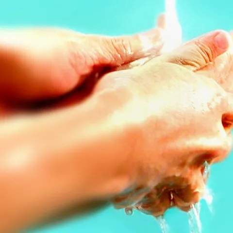 Handwashing is a critical tool in the COVID-19 response. Photo by Kathea Pinto under a Creative Commons ShareAlike license, image was cropped and resized.