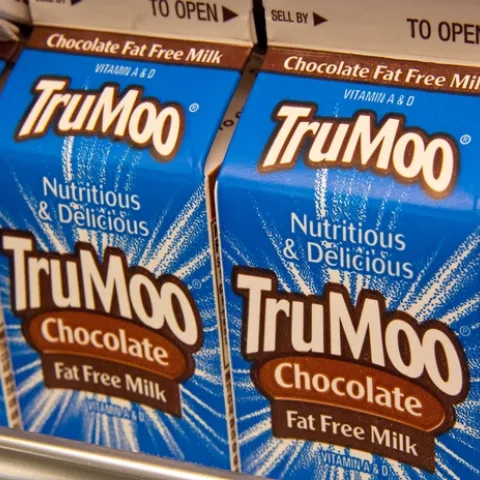 Taking chocolate milk out of schools results in a significant reduction in added sugar consumption. (Photo: Bob Nichols, USDA).