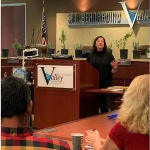 Master Gardener Anita Matlock presents at the San Bernardino Valley Municipal Water District workshop in partnership with the Inland Empire Resource Conservation District (IERCD)