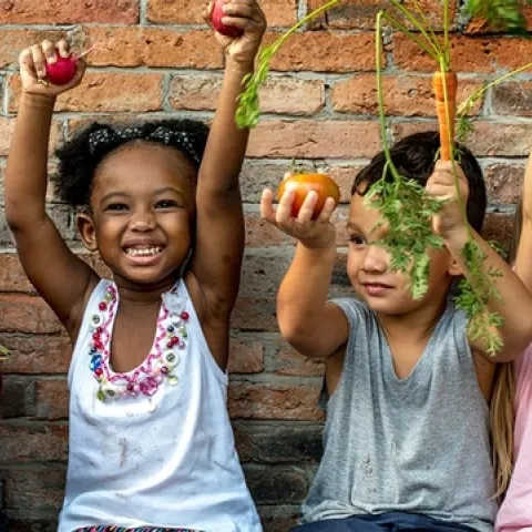 Gardening with kids. (outdoorfamiliesonline.com)