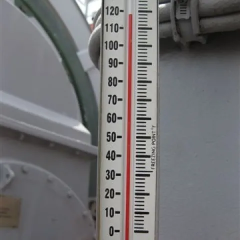 High Temperature Thermometer by Link576 is licensed under CC BY-NC 2.0.