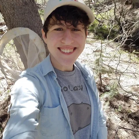 Danielle Rutkowski is the second consecutive winner of President's Prize for her research presentation at the 2022 Entomological Society of America annual meeting. She studies with community ecologists Rachel Vannette and Rick Karban.