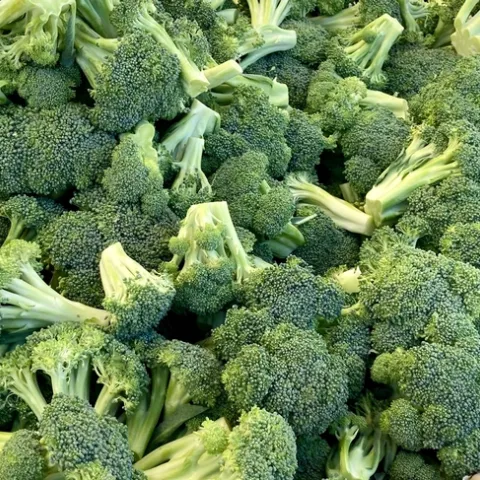 Foto de brócoli y coronas de brócoli