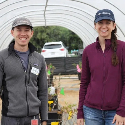 Eric Middleton (izquierda) y Lindsey Pedroncelli (derecha). Fotografía por Saoimanu Sope.