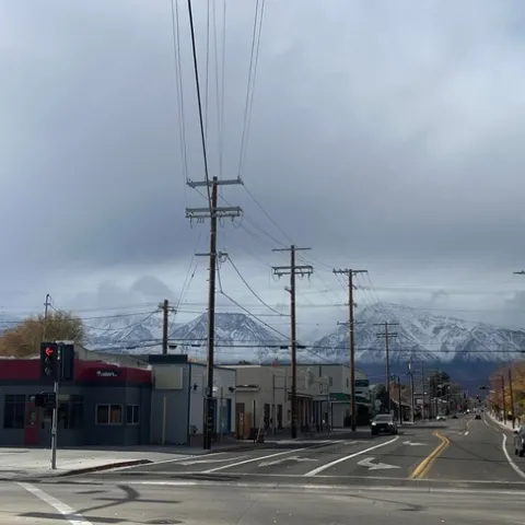 Downtown Bishop is one of about a dozen Main Streets along Highway 395 in the Eastern Sierra, all rural Gateways to major recreation destinations.