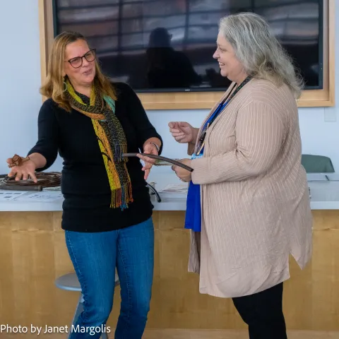 A master gardener answers a gardening question from an Alameda County resident