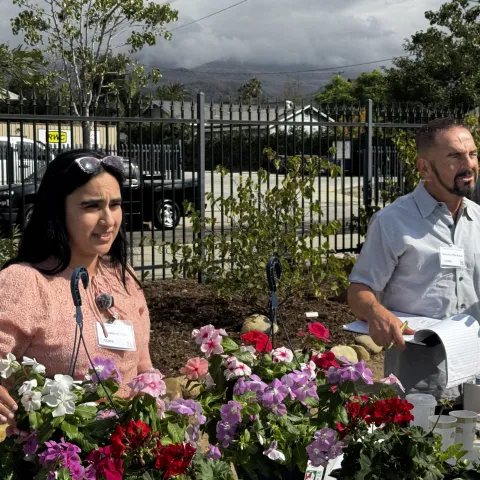 Llevan a cabo conferencia para viveristas de California.