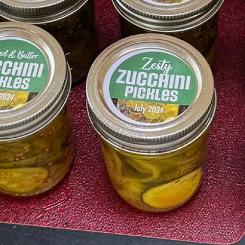 zucchini pickles in jars
