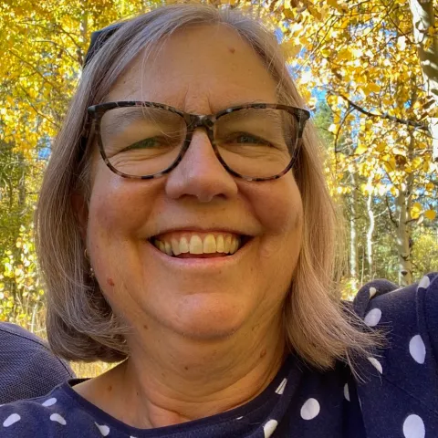 Headshot of Robyn Barker