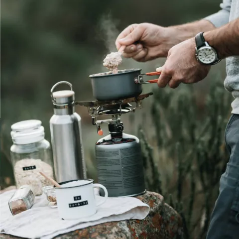 Making a dehydrated meal out in nature