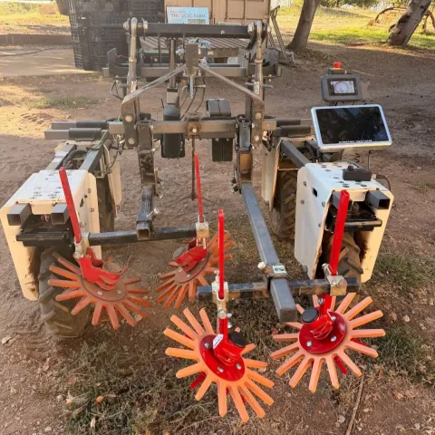 Robotic farm equipment