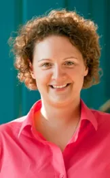 Elina Niño, Extension apiculturist