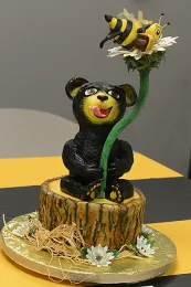 What's a honey jar without a bear? This display is in the Interior Living building. (Photo by Kathy Keatley Garvey)