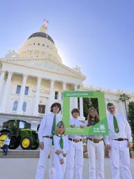 4-H youth at capitol