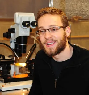 Kevin Cloonan in the Walter Leal lab. (Photo by Kathy Keatley Garvey)