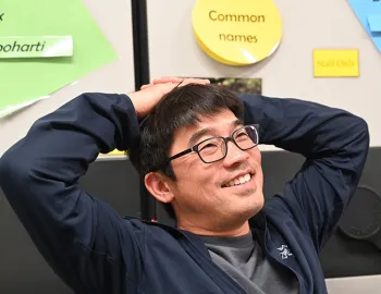 UC Davis professor Louie Yang answers a question about milkweed. (Photo by Kathy Keatley Garvey)