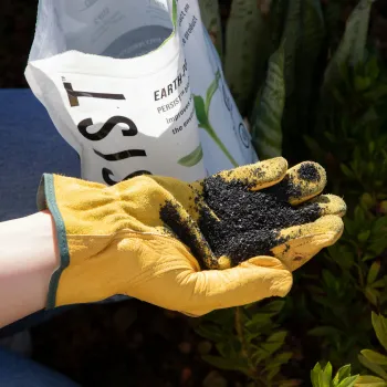 Farm waste converted into biochar and bioliquid products