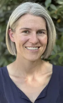 UC Davis community ecologist Rachel Vannette