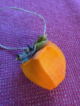 Peeled persimmon
