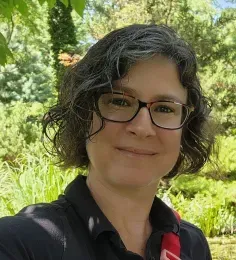 Carrie Brown headshot