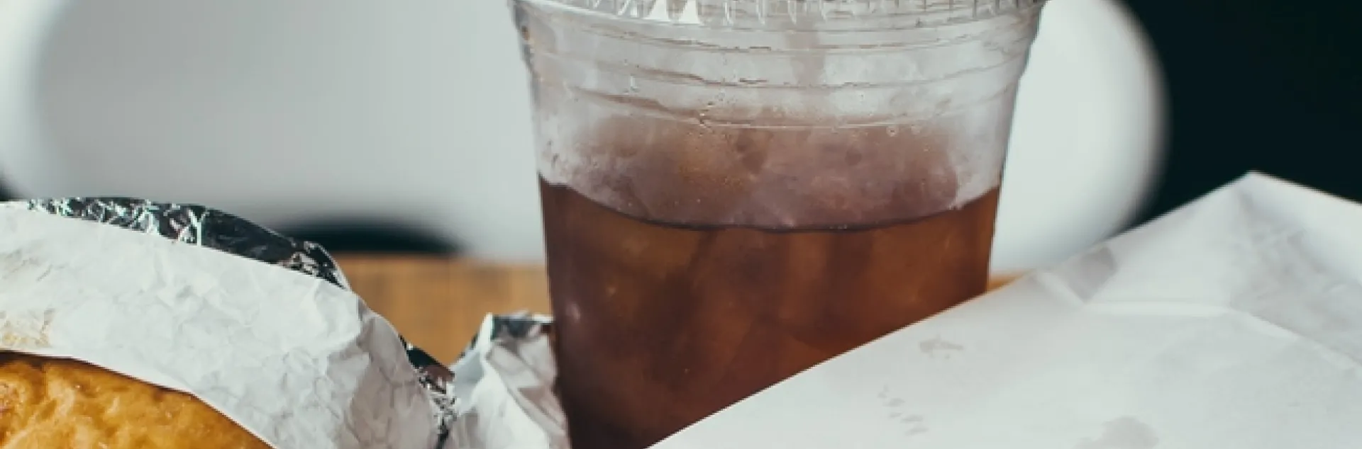 La ley SB1192, de California para bebidas saludables busca reducir el consumo de bebidas azucaradas que contribuye a una mala salud en la niñez. Fotografía por Christopher Williams en Unsplash