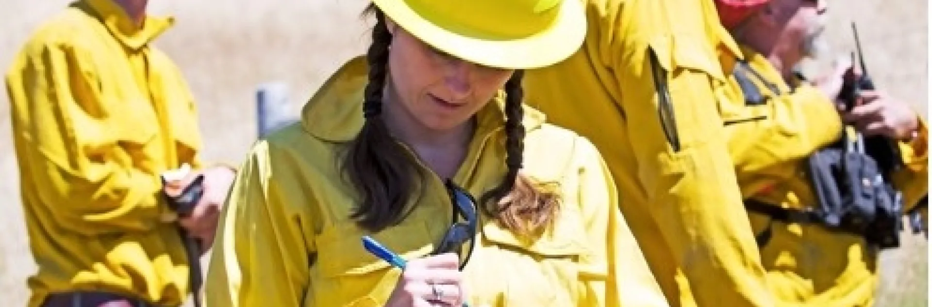 La quema prescrita y otros tratamientos de combustible son algunos temas abordados por una encuesta por internet que servirá de guía para los programas públicos relacionados con los incendios forestales. Foto de Evett Kilmartin