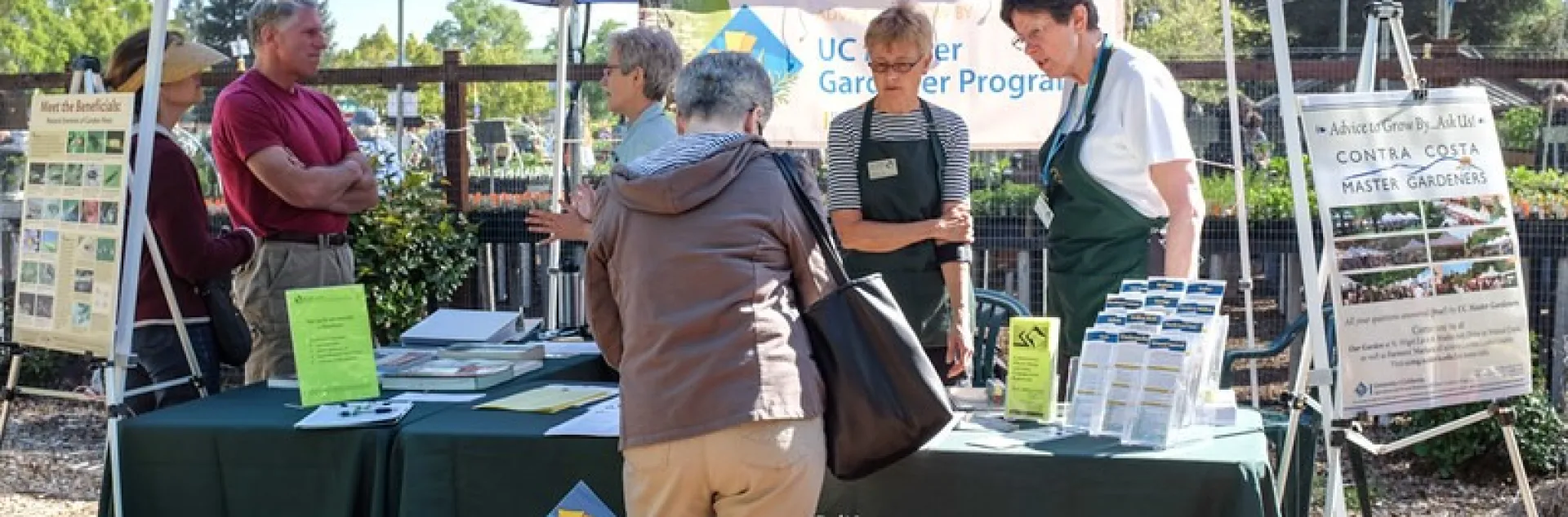 UC Master Gardeners answer questions at an AAMG booth. Photo by UC Master Gardener
