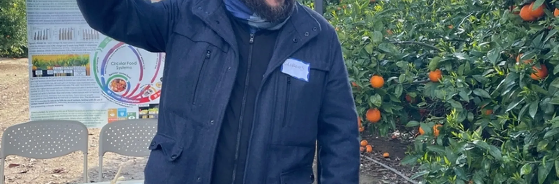 El Dr. Georgios Vidalakis, Especialista de Extensión Universitaria de UC ANR y UCR, habló sobre el cuidado que se debe tener con los cítricos para no transmitir enfermedades.