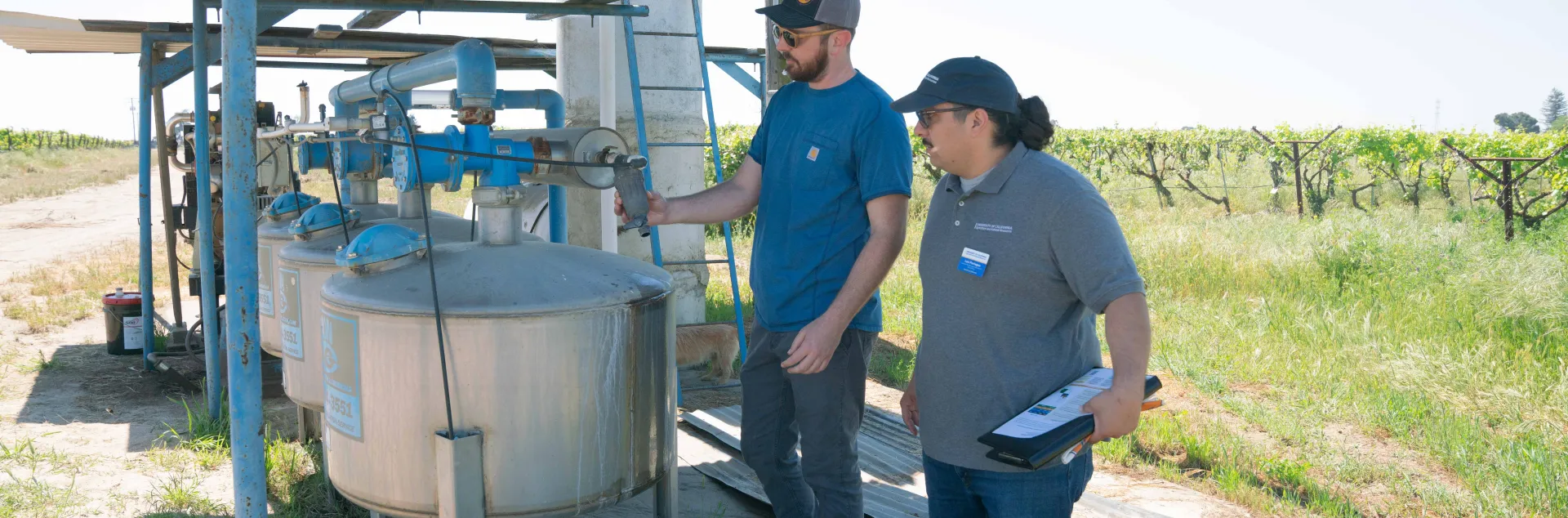 UC SFN Community Education Specialist performs outreach at a farm in Fresno County