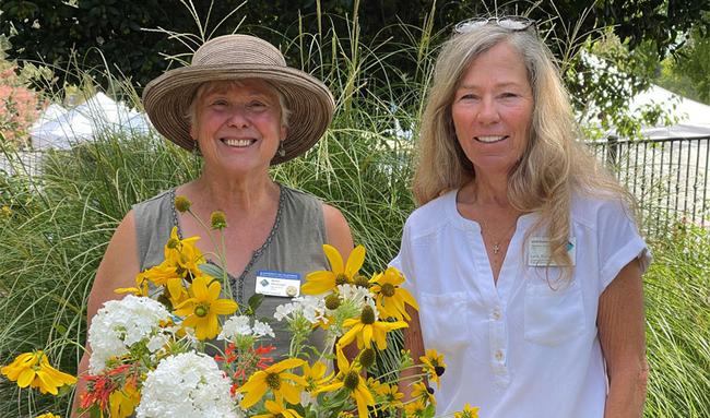 Master Gardeners at the Fair Oaks Horticulture Center