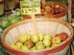 Organic apples, shown here at the Davis Food Co-op in Davis, California, are part of the $3.5 billion organic industry.